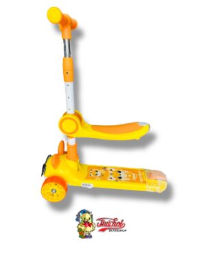 SCOOTER  AJUSTABLE MUSICAL CON LUZ CON ASIENTO PARA NIÑO AMARILLO